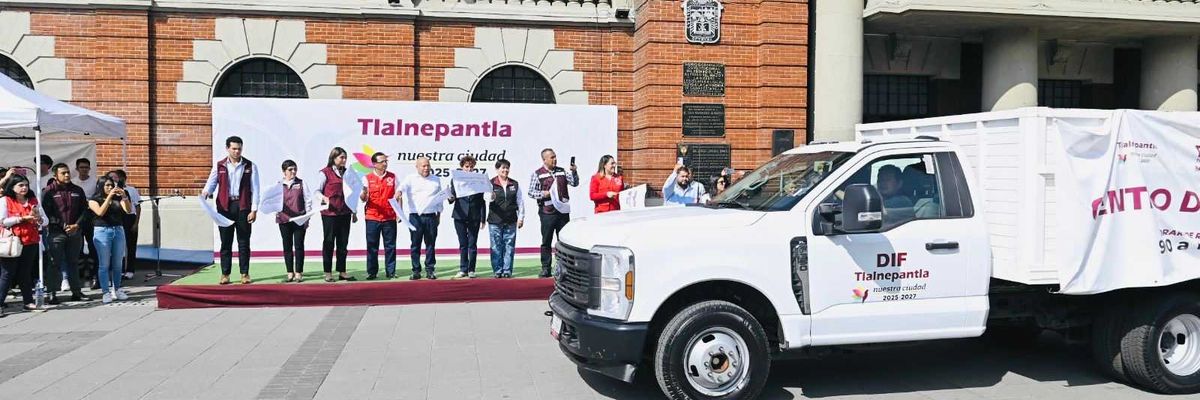 Gobierno de Tlalnepantla dio el banderazo de salida de camionetas con ayuda hacia el estado  de Veracruz