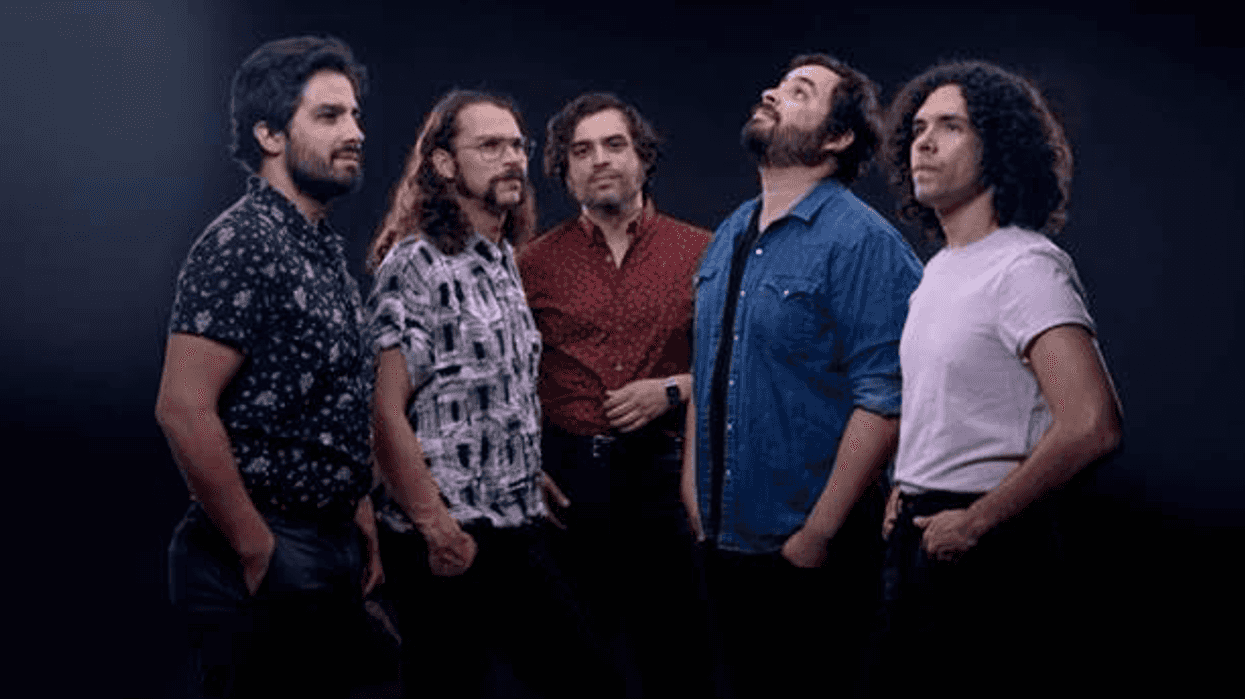 Emjambre presenta su nuevo sencillo "Divergencia".