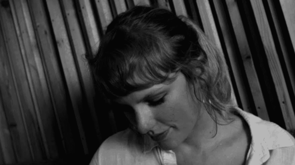 Taylor Swift nos trae 'folklore: the long pond studio sessions (from the Disney+ special)' y un video especial de 'exile' (ft bon iver) YA DISPONIBLES en plataformas.