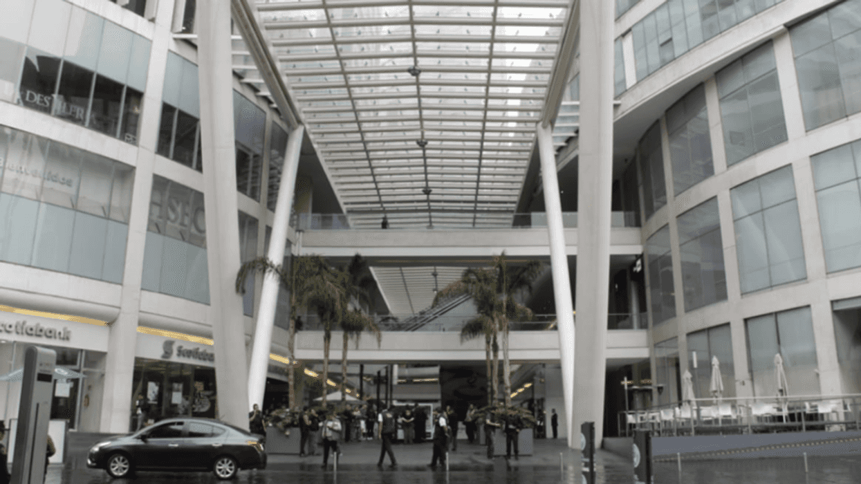 Reabren tiendas y plazas de la CDMX.