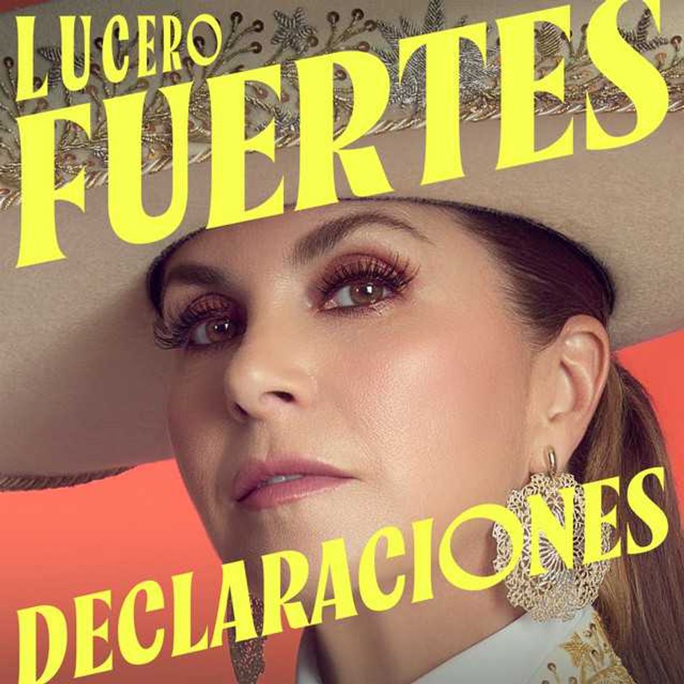Lucero posa con sombrero de estilo mexicano en la portada de \u201cFuertes Declaraciones\u201d.