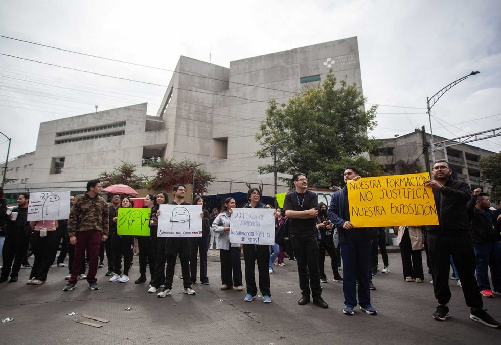 m\u00e9dicos-protestas-salmonella-hospital-general