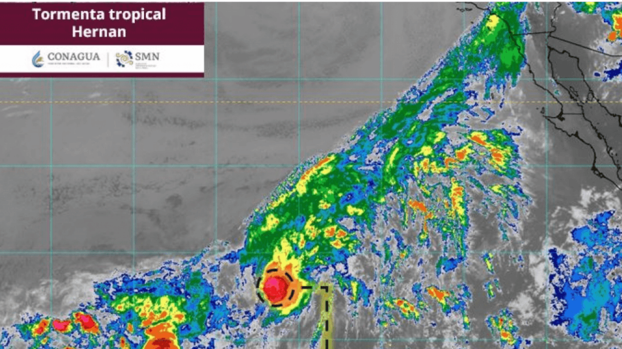Mapa de la tormenta tropical Hernán en el océano Pacífico.