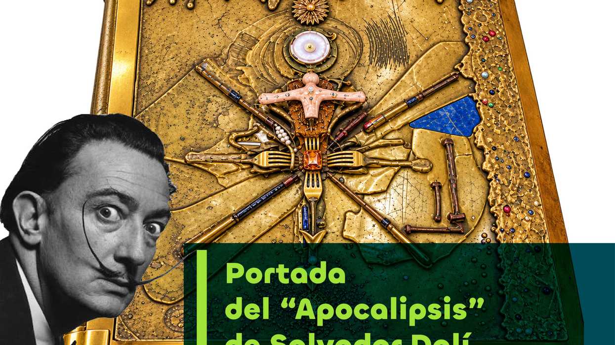 Portada del libro robado, está creada en bronce con oro y piedras preciosas, en la imagen también aparece Salvador Dalí.