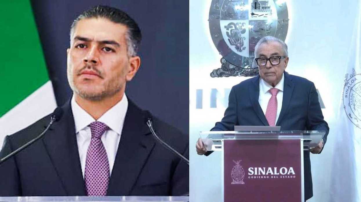 Two men in suits speaking at podiums with Sinaloa logos in the background.